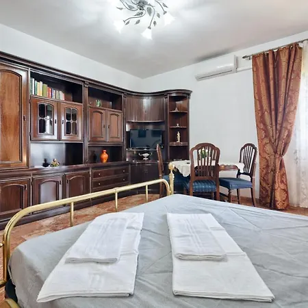 Apt Venice Маргера