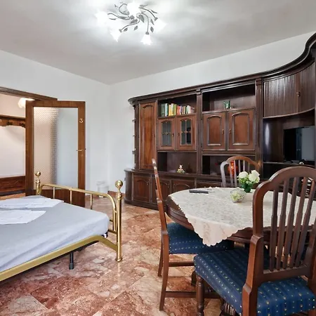 Apt Venice Гостевой дом